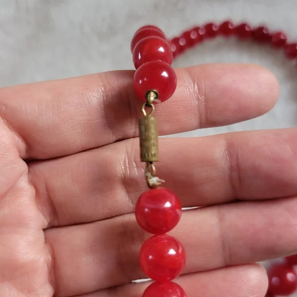 VTG Long Elegant Graduated Vibrant Red Beaded Necklace - Picture 5 of 7